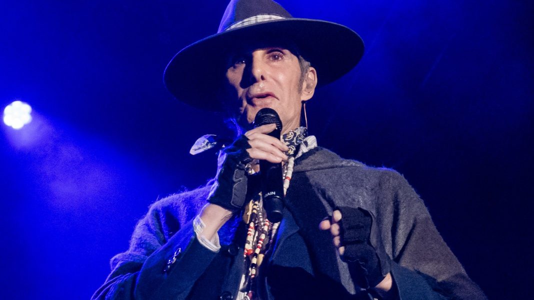 Perry Farrell Apologizes to Jane's Addiction Bandmates Over Fight