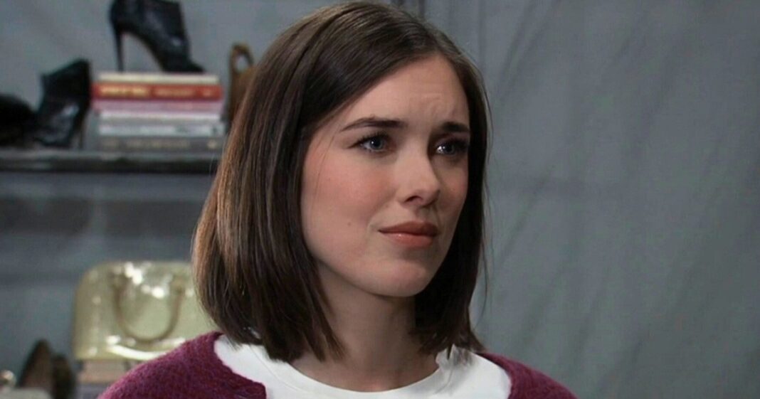 General Hospital Fans Really Want Alexis To Take Down Willow