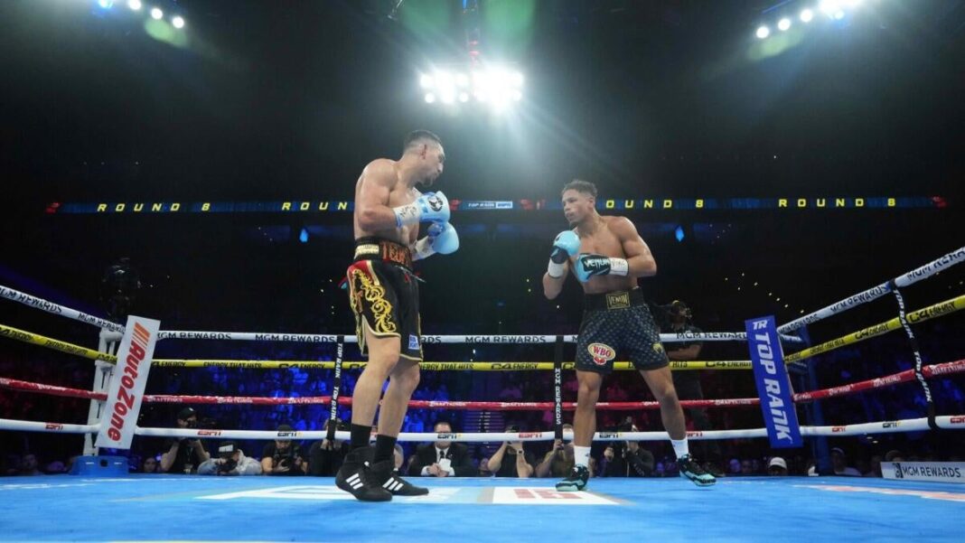 Rolly Romero vs. Teofimo Lopez odds, predictions: Boxing picks by proven expert