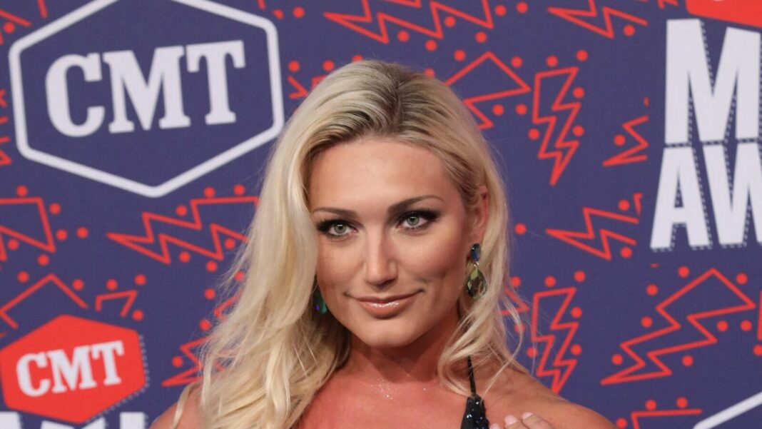 Brooke Hogan Blasts Mom Over 'Vile Text' and Estrangement